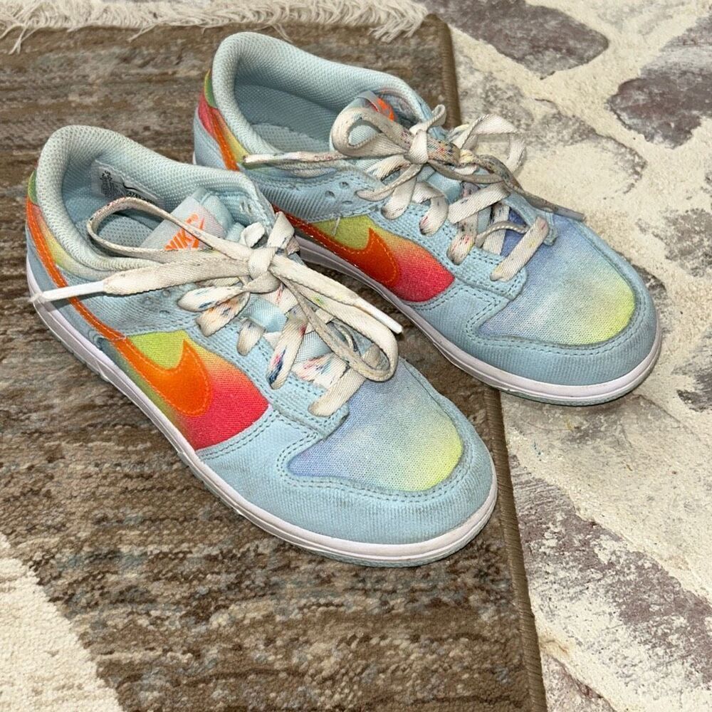 Nike low dunk heat map girls sz 2.5
